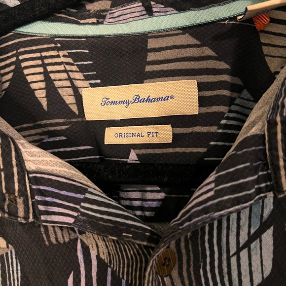 Tommy Bahama Silk Shirt Men’s Large Button Up Short Sleeve Polo - Picture 2 of 8